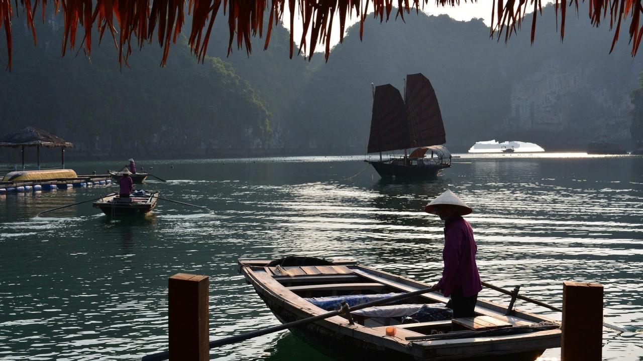 ha-long-bay-2404434_1920