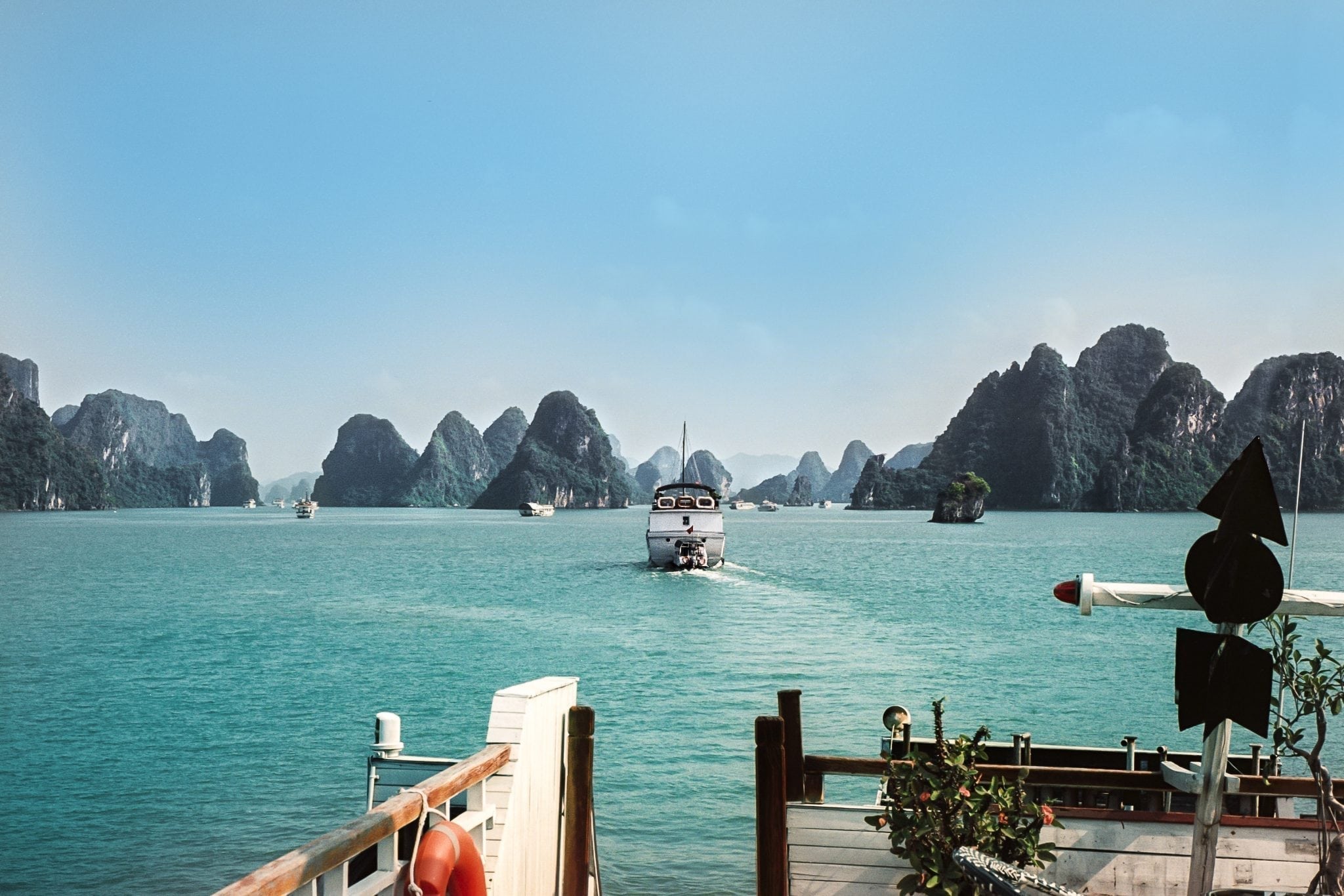 Traditional junk halong bay