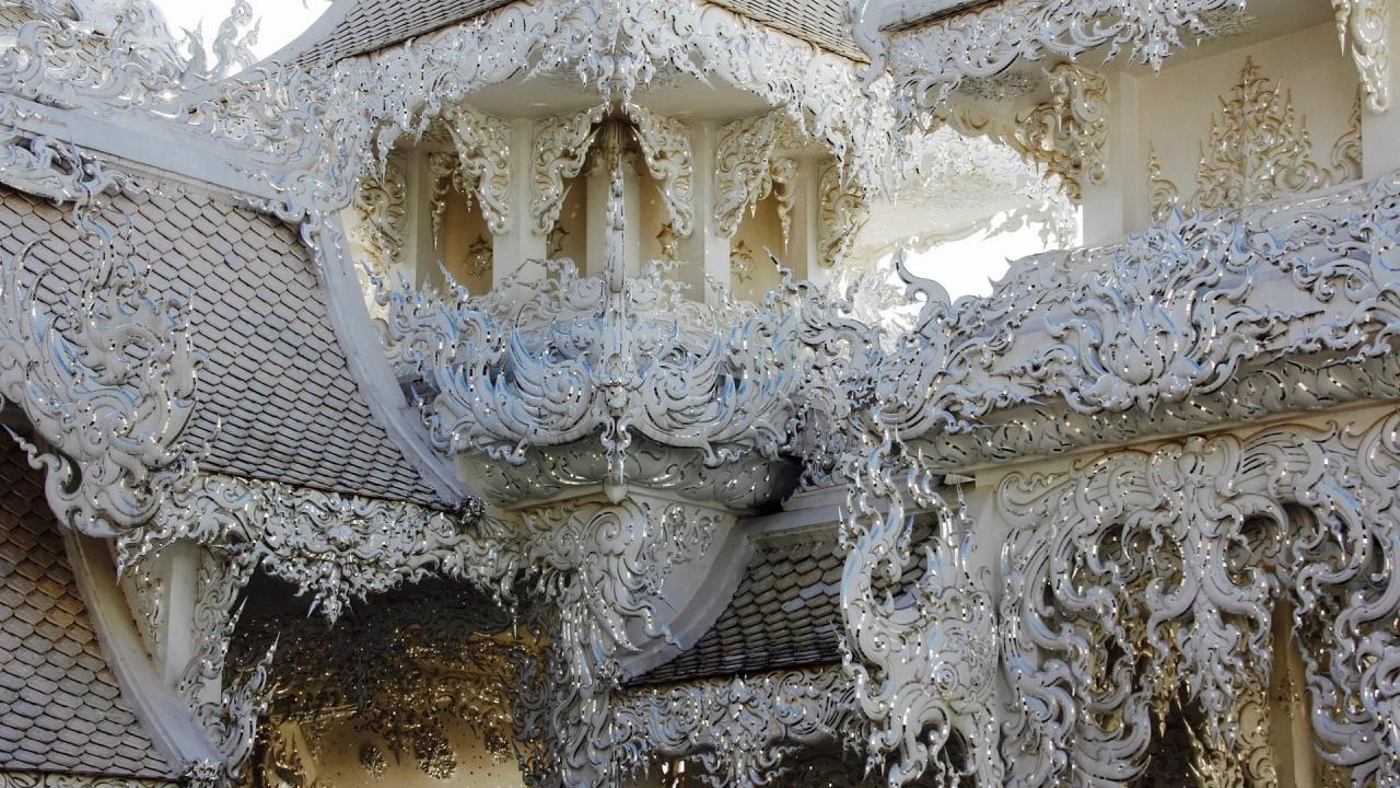 wat-rong-khun-1124704_1920 Chiang Rai